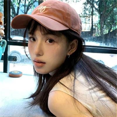 踉跄的女孩